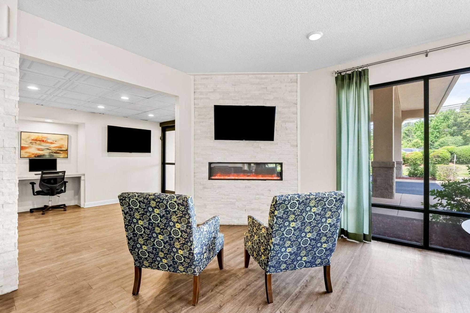 Surestay Plus Hotel By Best Western Southern Pines Pinehurst Экстерьер фото