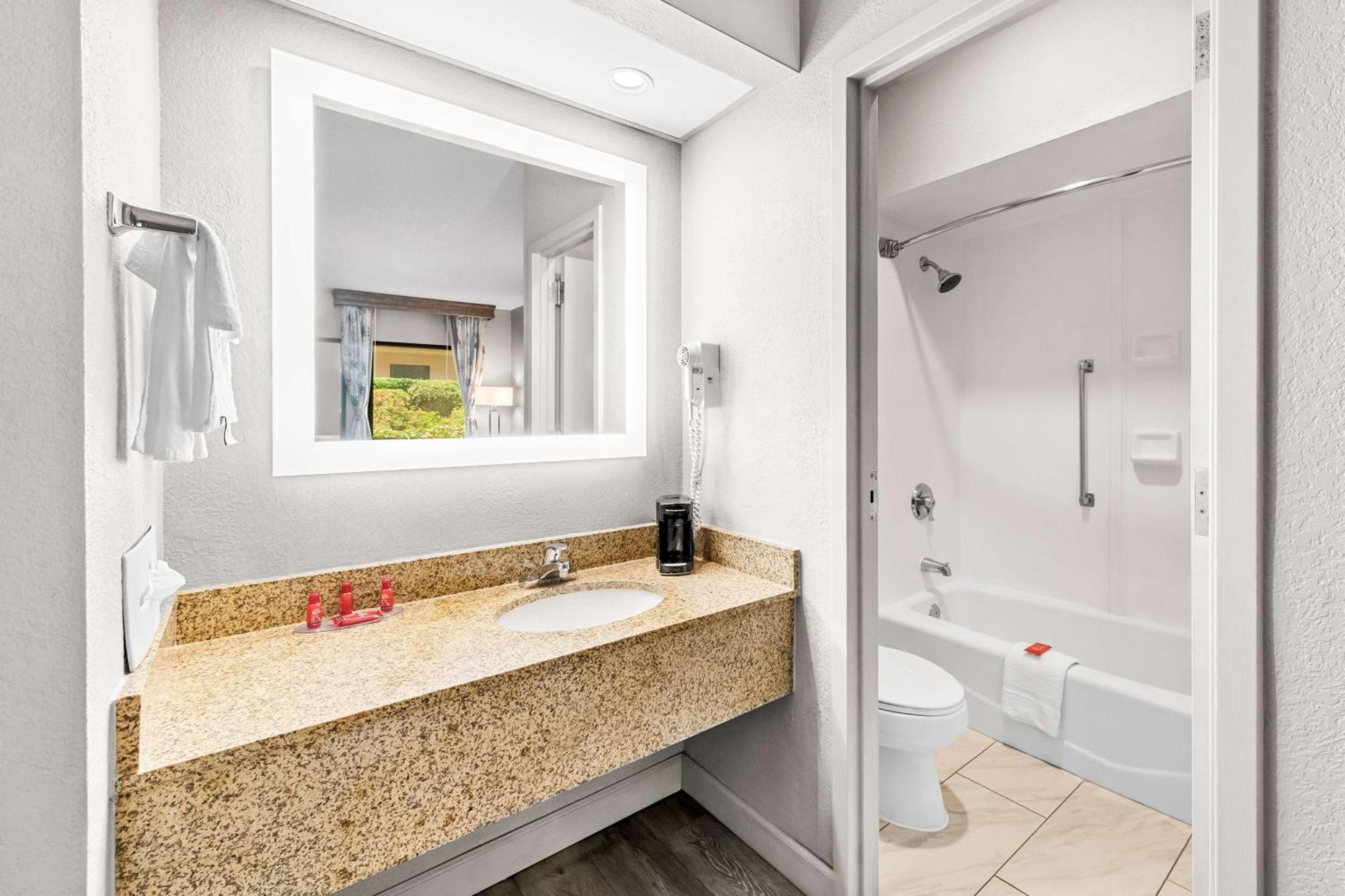 Surestay Plus Hotel By Best Western Southern Pines Pinehurst Экстерьер фото