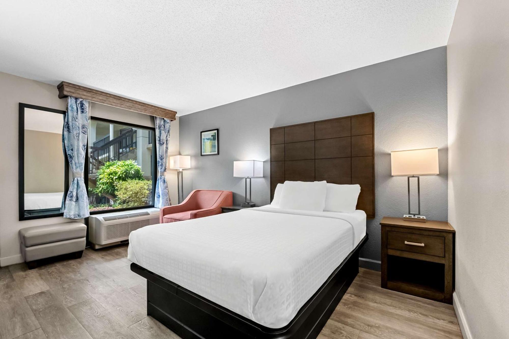 Surestay Plus Hotel By Best Western Southern Pines Pinehurst Экстерьер фото