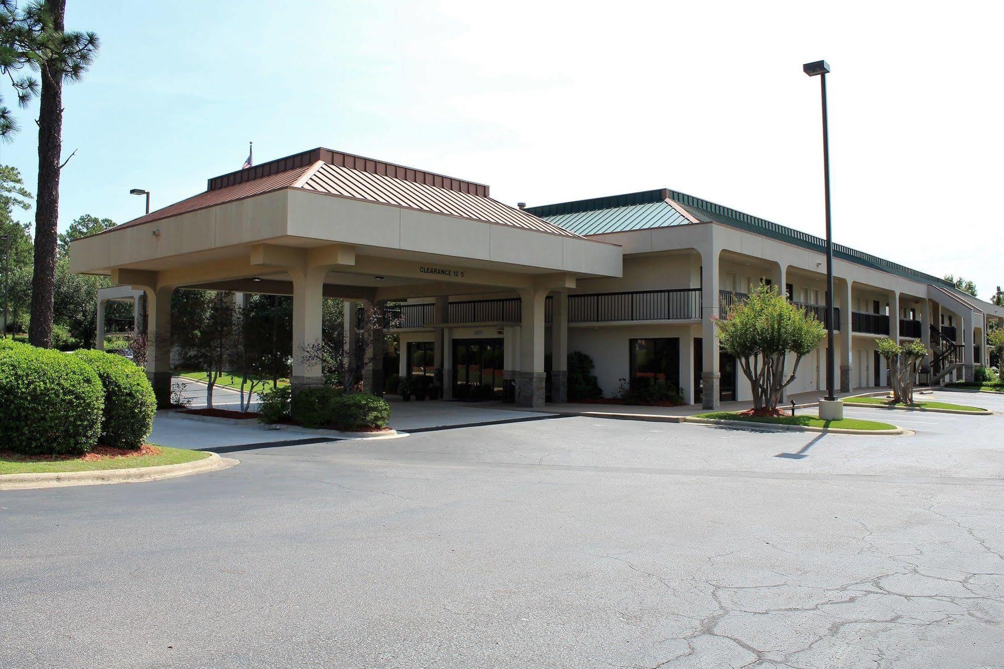 Surestay Plus Hotel By Best Western Southern Pines Pinehurst Экстерьер фото