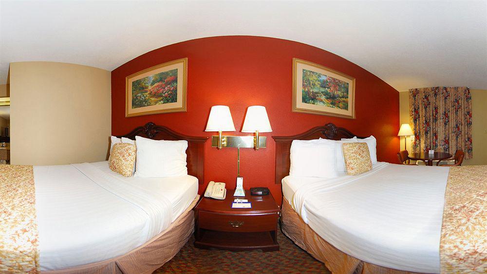 Surestay Plus Hotel By Best Western Southern Pines Pinehurst Экстерьер фото